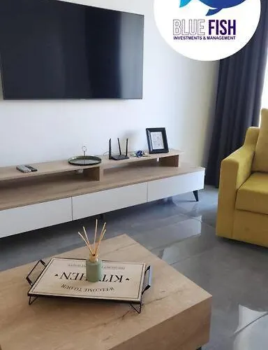 Courtyard * Ájosz Jeórjosz