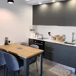 Courtyard Apartman *